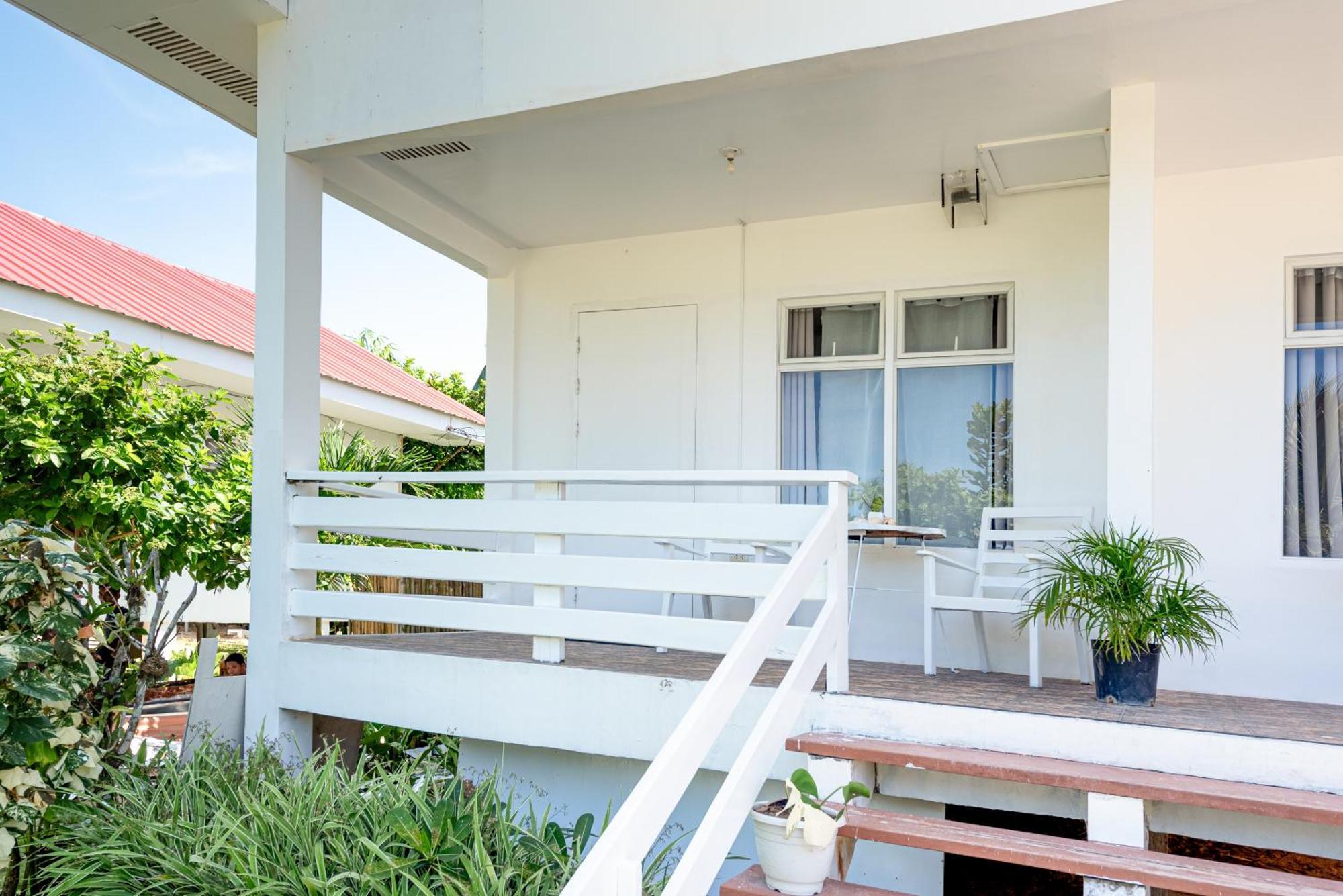 Yama - Private Beachfront Apartment *