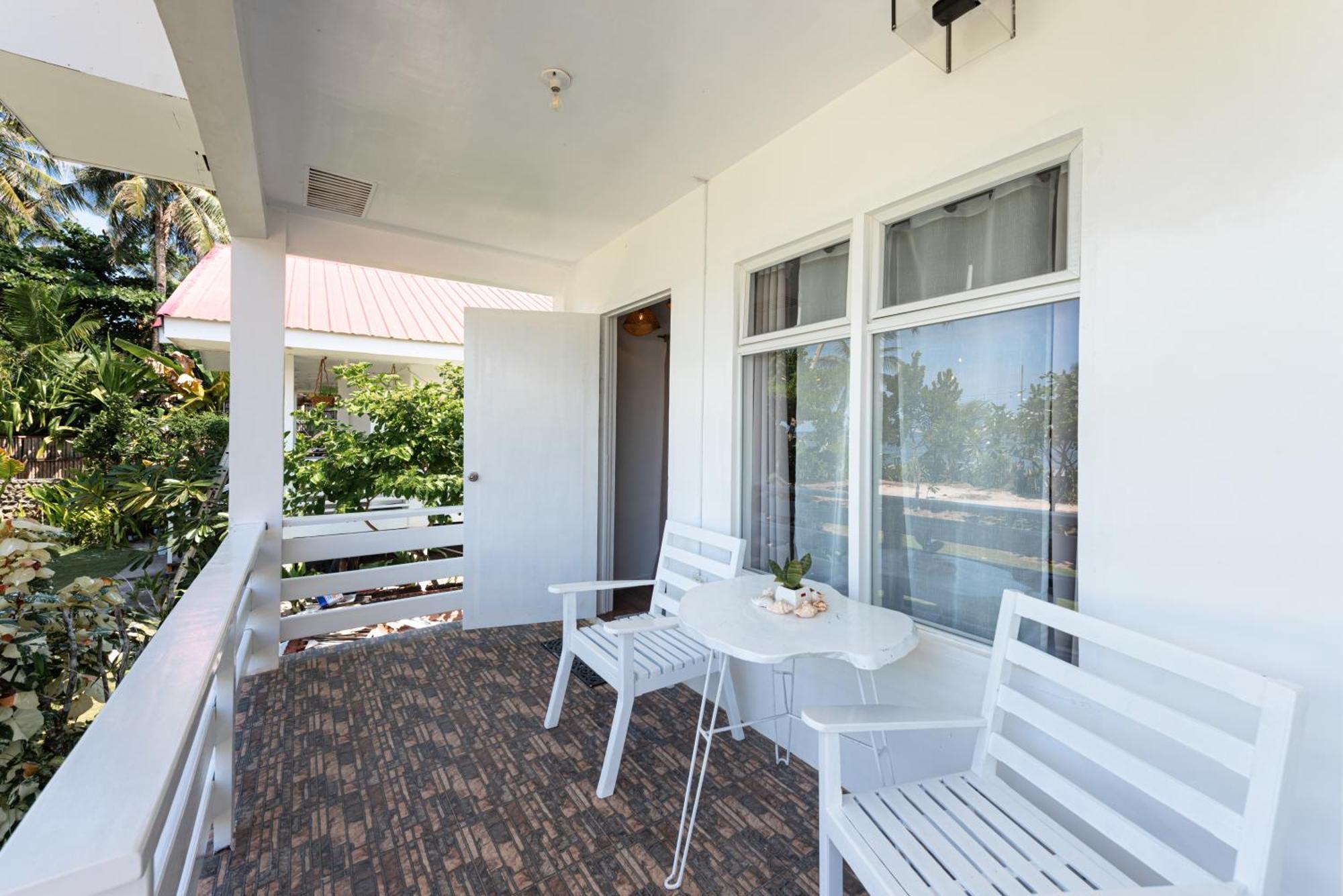 Apartment Yama - Private Beachfront General Luna (Surigao del Norte)